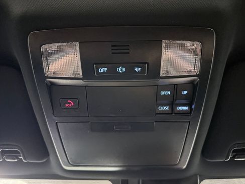 Used 2022 Toyota Tacoma TRD Sport w/ TRD Premium Sport Package AWD/4WD image 21