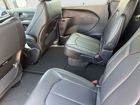 New 2026 Chrysler Pacifica Select w/ S Appearance Package FWD image 13