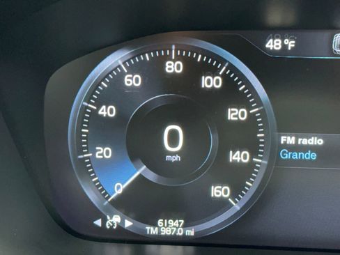 Used 2020 Volvo XC90 T5 Momentum image 23