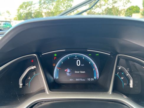 Used 2019 Honda Civic EX image 10