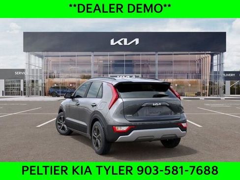 New 2025 Kia Niro LX image 4