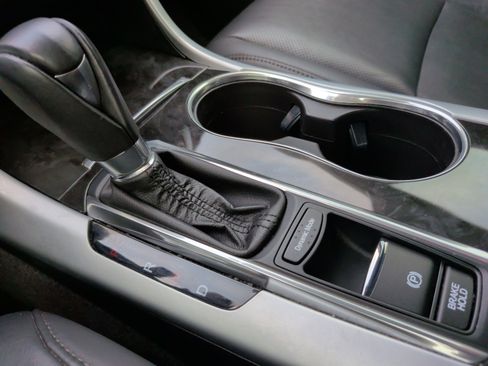 Used 2018 Acura TLX w/ Technology Package image 19