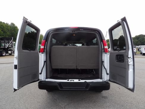 Used 2025 Chevrolet Express 3500 LS RWD image 48