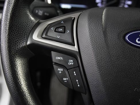 Used 2020 Ford Fusion SE FWD image 15