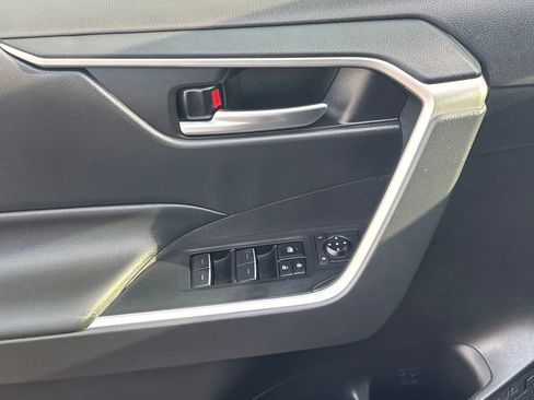Used 2023 Toyota RAV4 XLE image 31