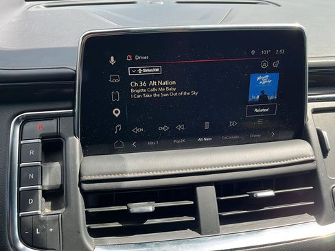 Used 2023 GMC Yukon XL AT4 AWD/4WD image 17