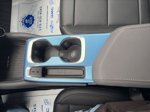 New 2026 Chevrolet Equinox EV LT image 24