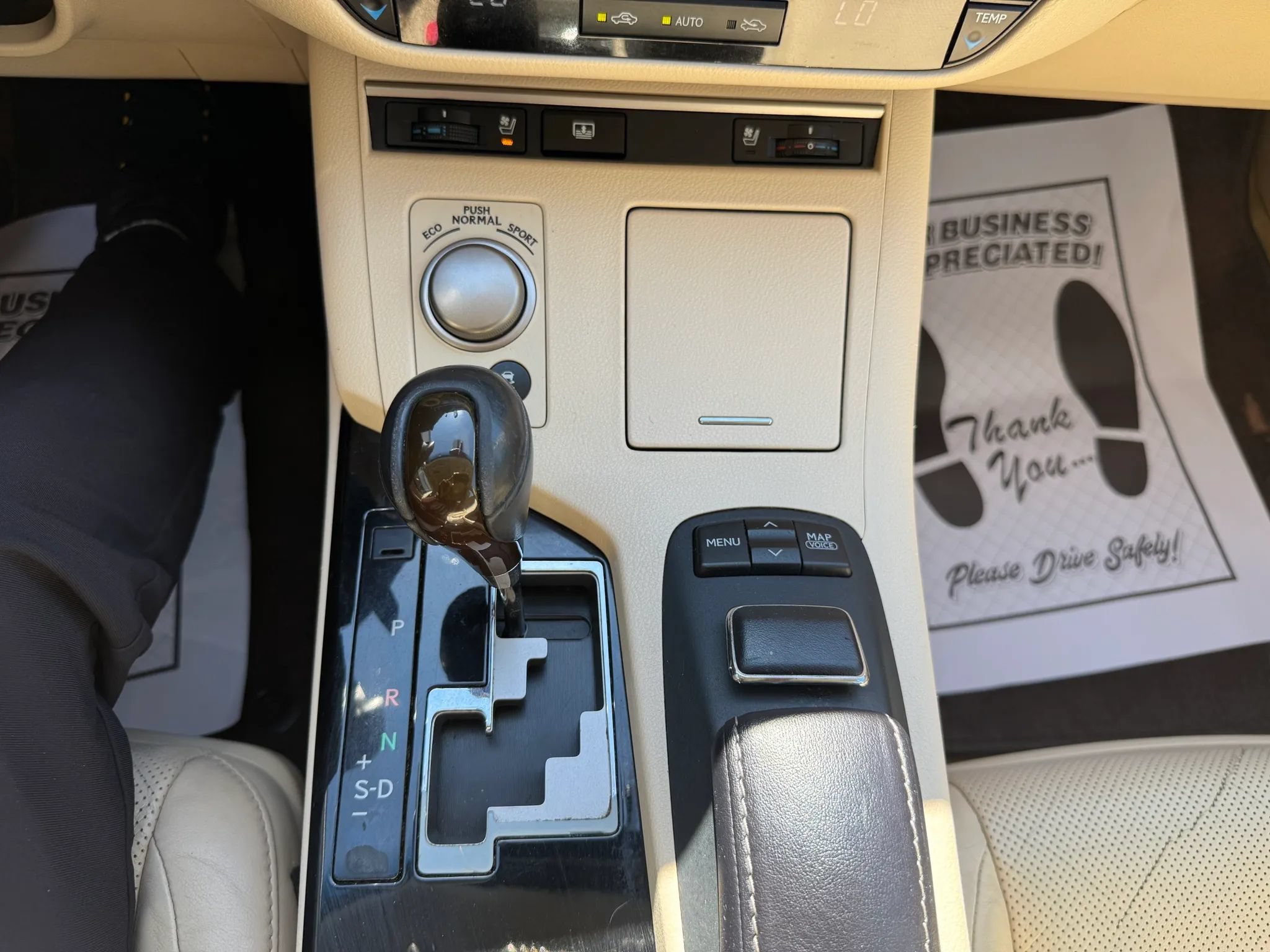 Used 2014 Lexus ES 350 w/ Luxury Package FWD image 32