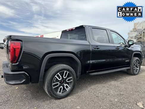 Used 2024 GMC Sierra 1500 AT4 w/ Technology Package AWD/4WD image 4
