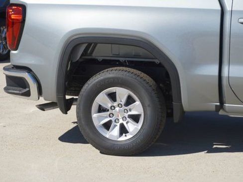 New 2026 GMC Sierra 1500 SLE image 6