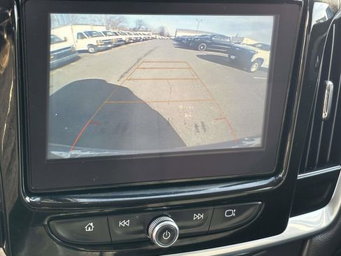 Used 2019 Chevrolet Traverse LT image 11