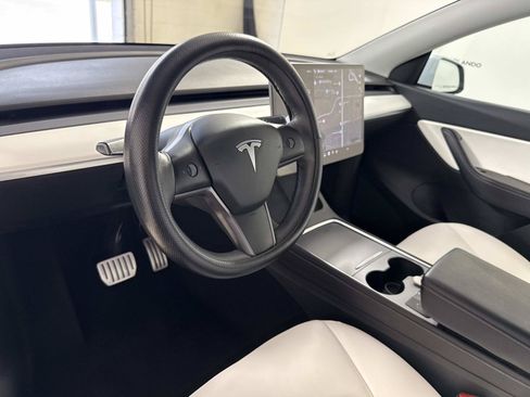 Used 2022 Tesla Model Y Performance AWD/4WD image 21