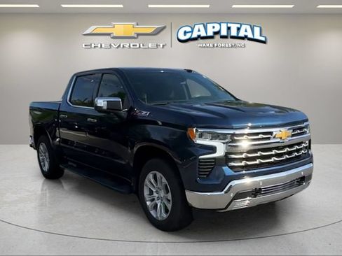 Used 2022 Chevrolet Silverado 1500 LTZ AWD/4WD image 7