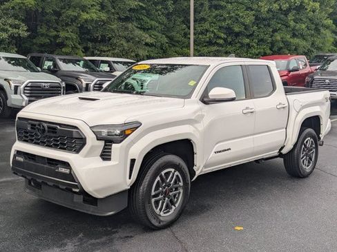 Used 2026 Toyota Tacoma TRD Sport RWD image 3