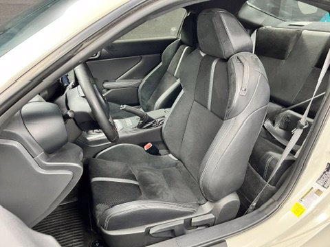 Used 2023 Toyota GR86 Premium w/ ALL Weather Mat Package (TMS) RWD image 7