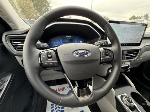 Used 2025 Ford Escape Platinum w/ Class II Trailer Tow Package image 13