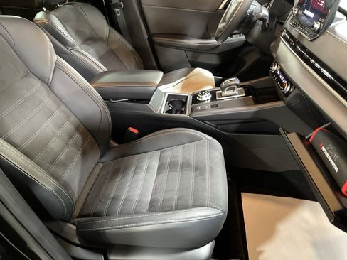 Used 2023 Mitsubishi Outlander SE image 14