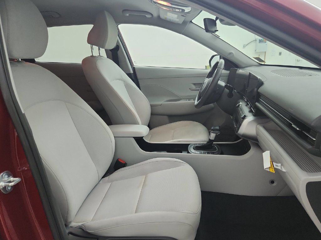 Used 2025 Hyundai Kona SEL AWD/4WD image 34