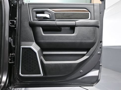 Used 2022 RAM 3500 Laramie AWD/4WD image 42