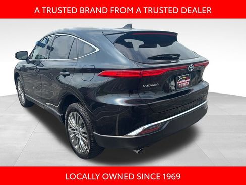 Certified 2022 Toyota Venza XLE AWD/4WD image 4