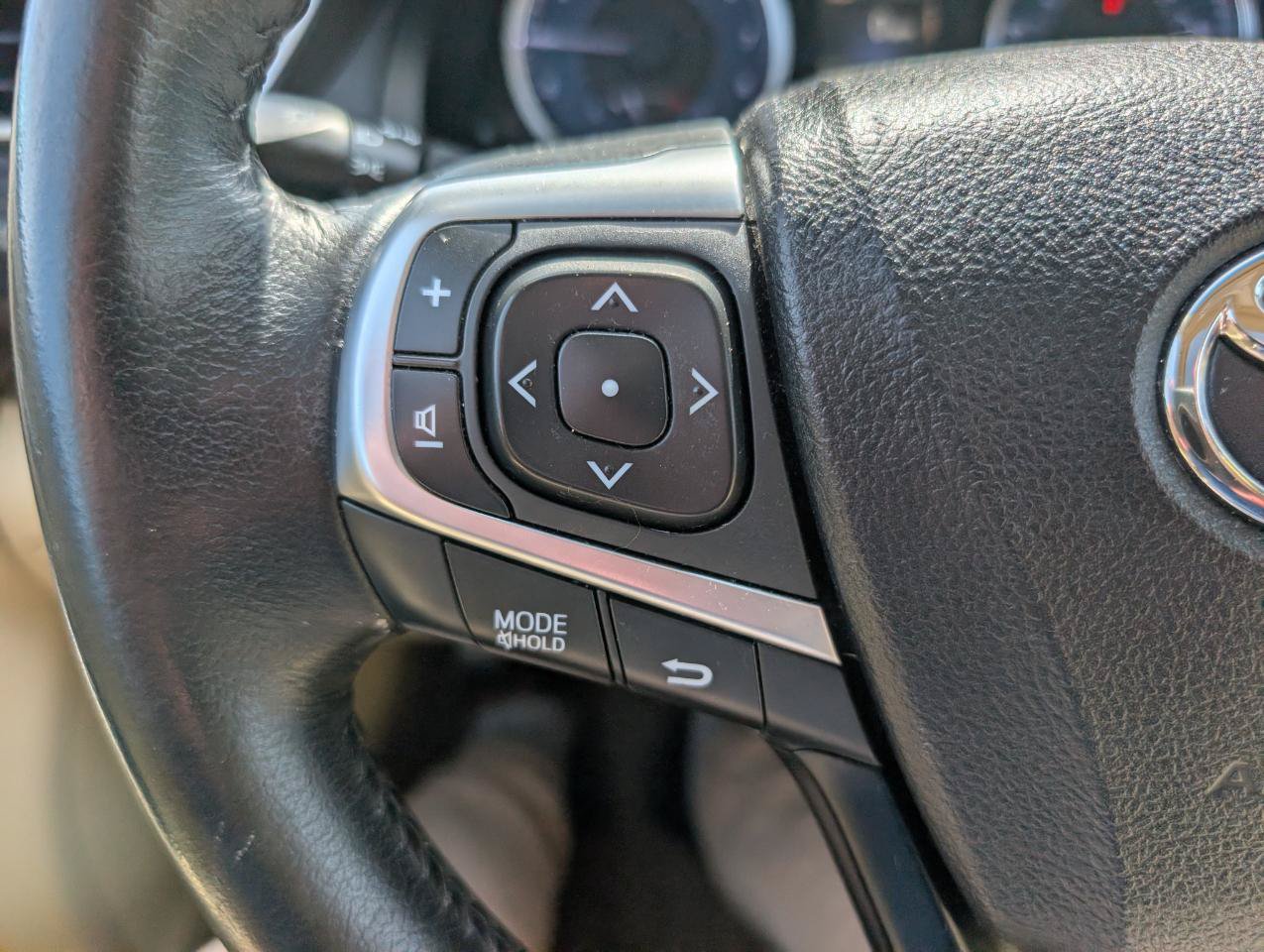 Used 2016 Toyota Camry XLE w/ Moonroof Package FWD image 18