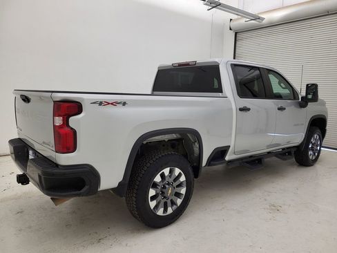 Used 2022 Chevrolet Silverado 2500 Custom image 9
