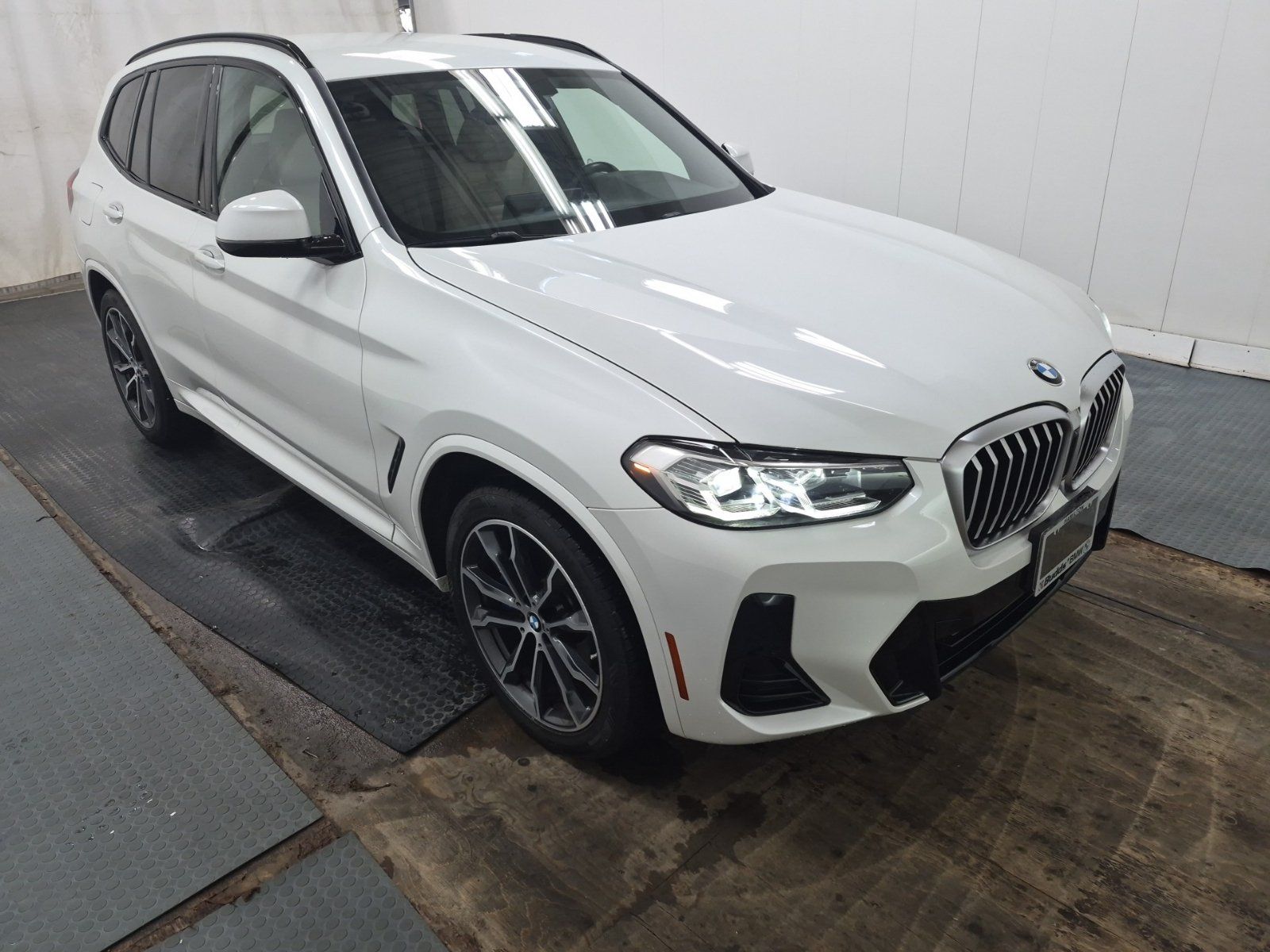 Used 2023 BMW X3 xDrive30i AWD/4WD image 5