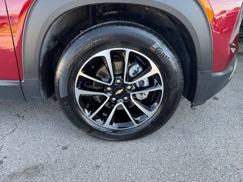 Used 2025 Chevrolet TrailBlazer LT FWD image 29