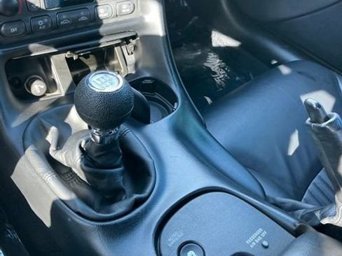 Used 2001 Chevrolet Corvette Z06 w/ Memory Pkg image 17