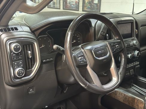 Used 2022 GMC Sierra 3500 Denali w/ Denali Ultimate Package image 21