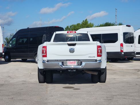Used 2024 RAM 3500 Tradesman w/ Chrome Appearance Group AWD/4WD image 6
