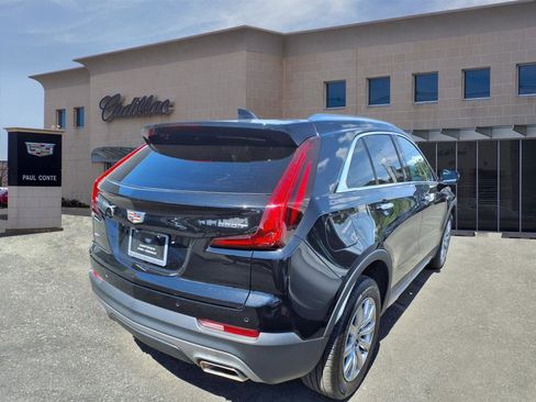Certified 2022 Cadillac XT4 Premium Luxury w/ Safety Alert Package image 4