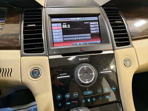 Used 2014 Ford Taurus Limited w/ Equipment Group 301A image 17