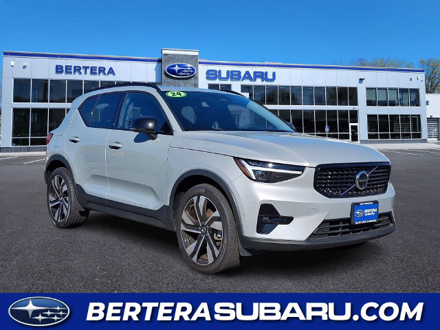 Used 2024 Volvo XC40 B5 Plus w/ Protection Package Premier AWD/4WD image 1