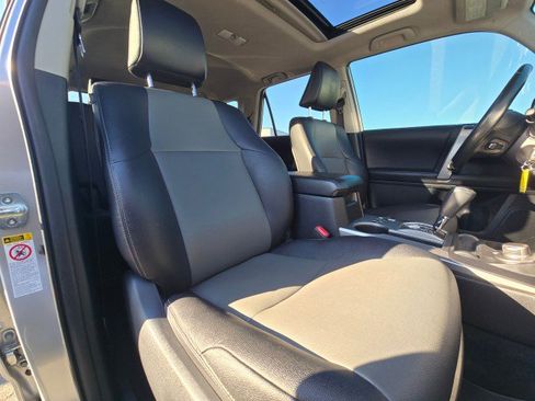 Used 2016 Toyota 4Runner SR5 Premium image 11