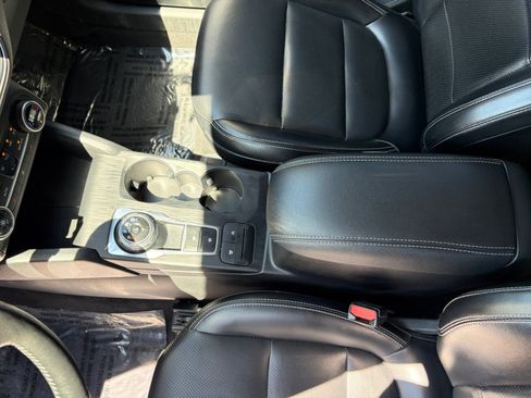 Used 2020 Ford Escape SEL AWD/4WD image 16