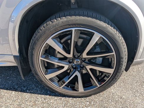 Used 2023 Volvo XC90 B5 Plus image 11