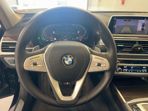 Certified 2022 BMW 740i xDrive w/ Premium Package image 17