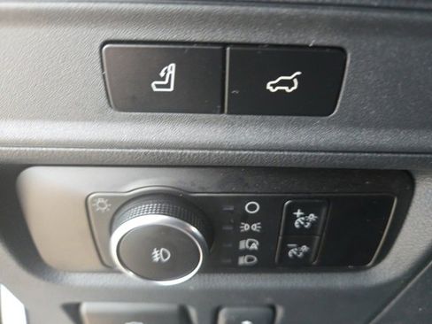 Used 2023 Ford Expedition Limited image 22