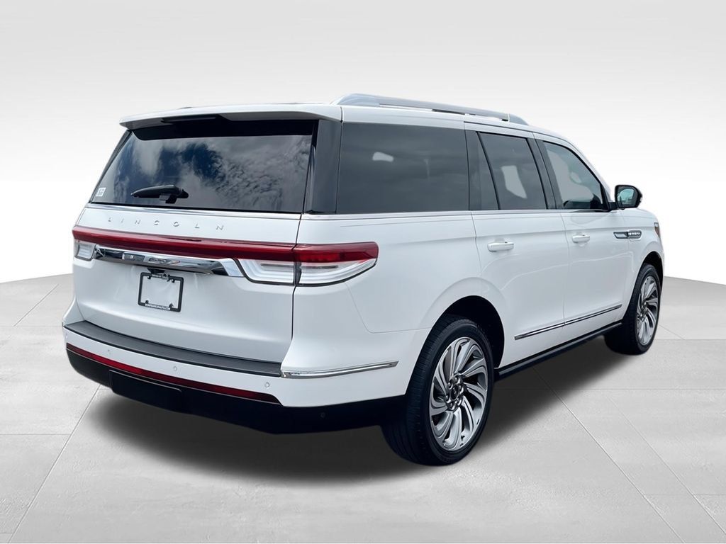 Used 2022 Lincoln Navigator Reserve AWD/4WD image 8