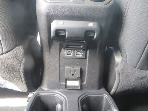 Used 2021 Jeep Wrangler Unlimited Sahara image 20