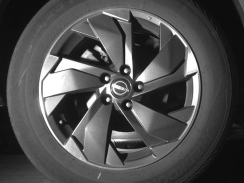 Used 2025 Nissan Rogue SV image 15