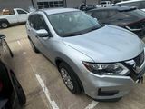 Used 2018 Nissan Rogue S image 2