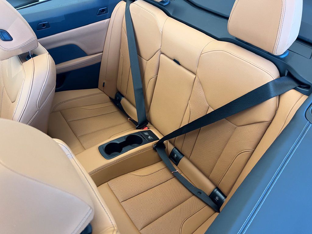 Used 2025 BMW M440i Convertible RWD image 16