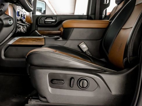 Used 2021 Chevrolet Silverado 2500 High Country w/ Z71 Off-Road Package image 30