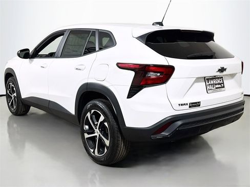 New 2026 Chevrolet Trax RS w/ Driver Confidence Package image 3