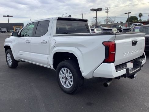 Used 2025 Toyota Tacoma SR5 image 21