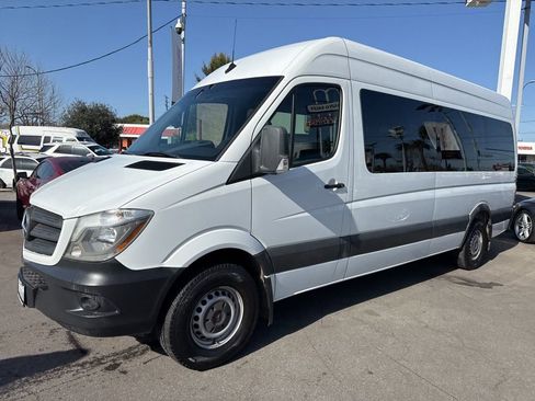 Used 2018 Mercedes-Benz Sprinter 2500 image 2