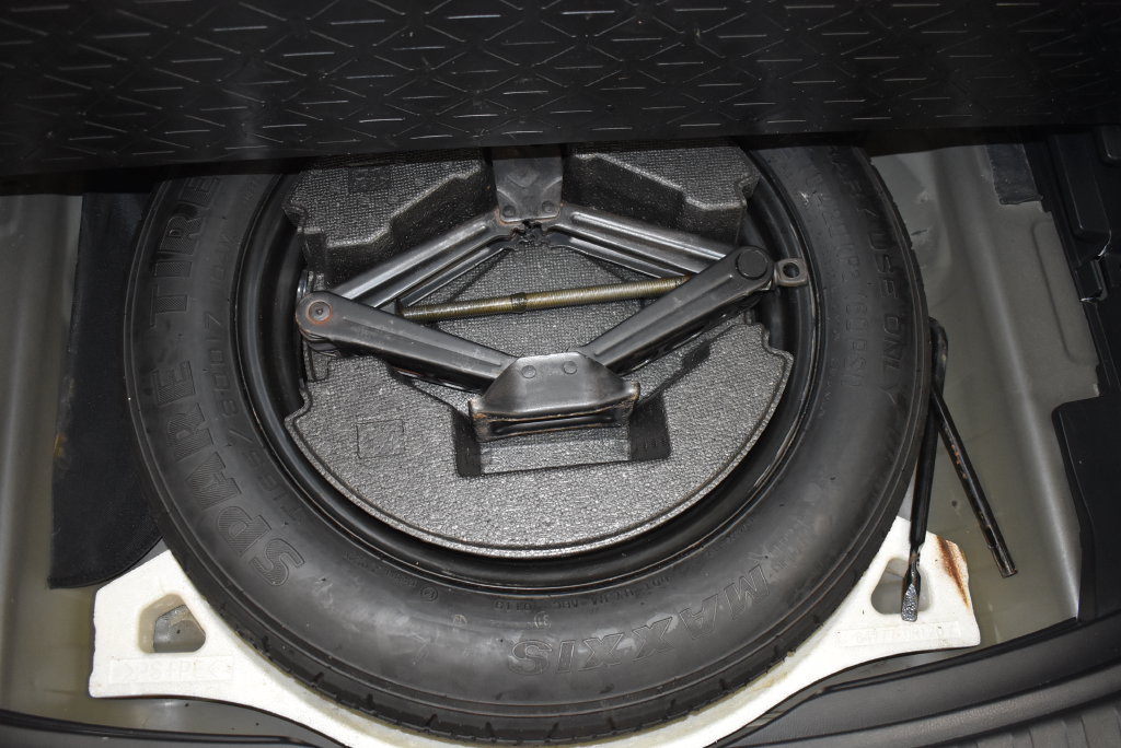 Used 2019 Toyota RAV4 LE FWD image 31