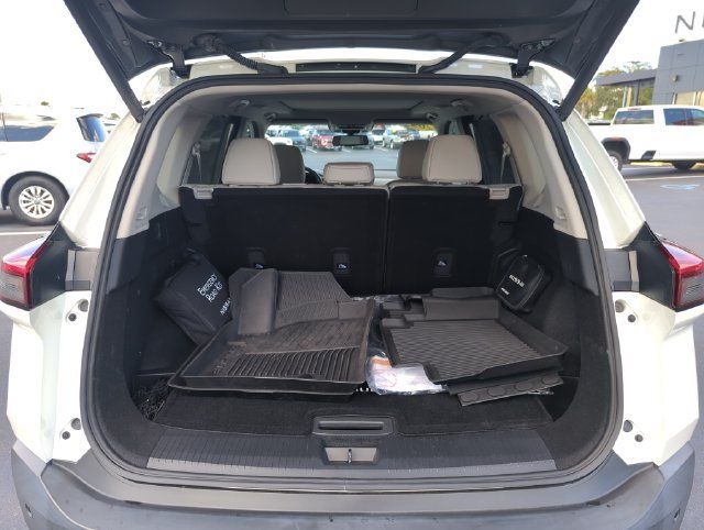 Certified 2023 Nissan Rogue SL w/ SL Premium Package FWD image 19